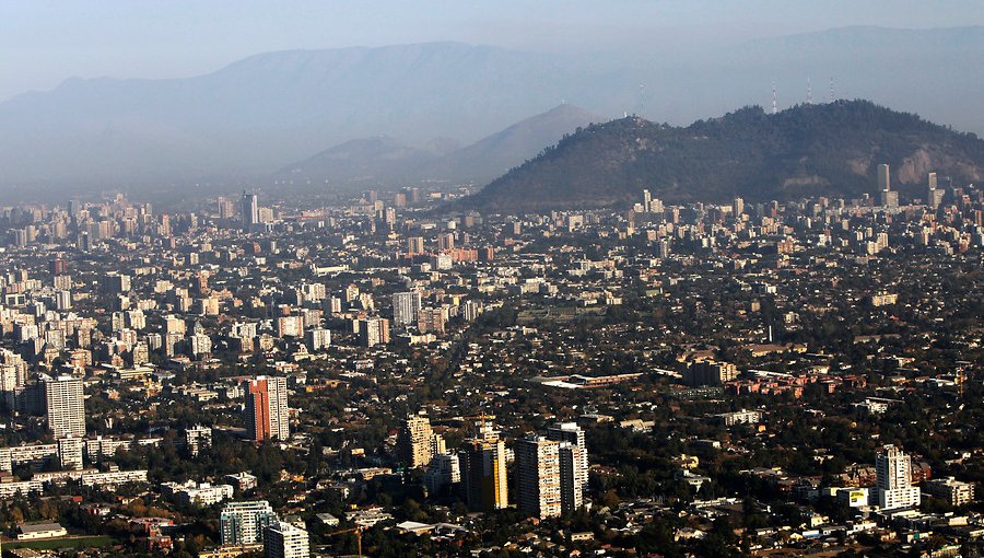 Alojamientos turísticos cayeron 27,4% en noviembre: Región Metropolitana fue la más afectada