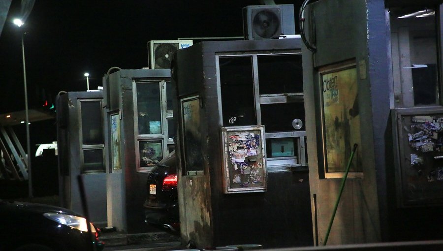 Gobierno se querellará contra los cuatro detenidos que intentaron quemar casetas en el Acceso Sur de la capital