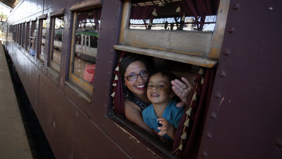 Con nuevos destinos EFE inicia temporada de trenes turísticos del verano 2020