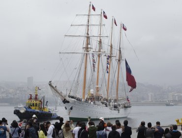 Tras siete meses de instrucción recaló en Valparaíso el buque escuela Esmeralda