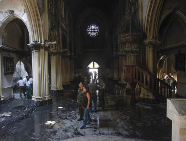 INDH condena incendio de iglesia de Carabineros y pide sancionar a responsables