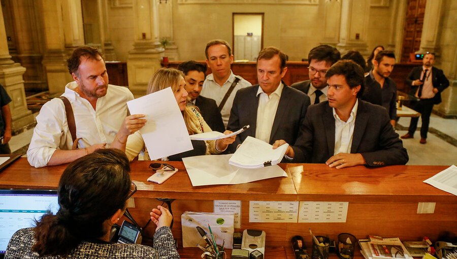 Chile Vamos ingresa requerimiento al Tribunal Constitucional para destituir a diputado Hugo Gutiérrez