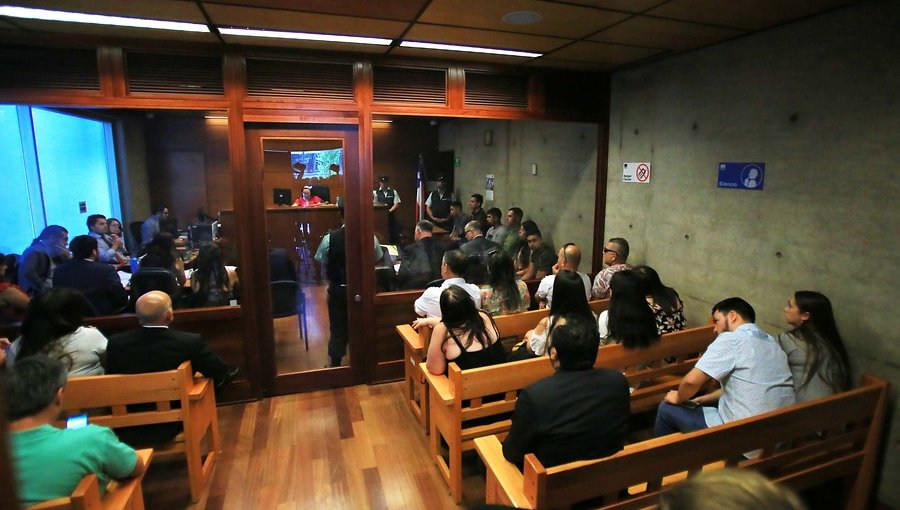 Revocan prisión preventiva de seis carabineros imputados por tortura y abuso sexual