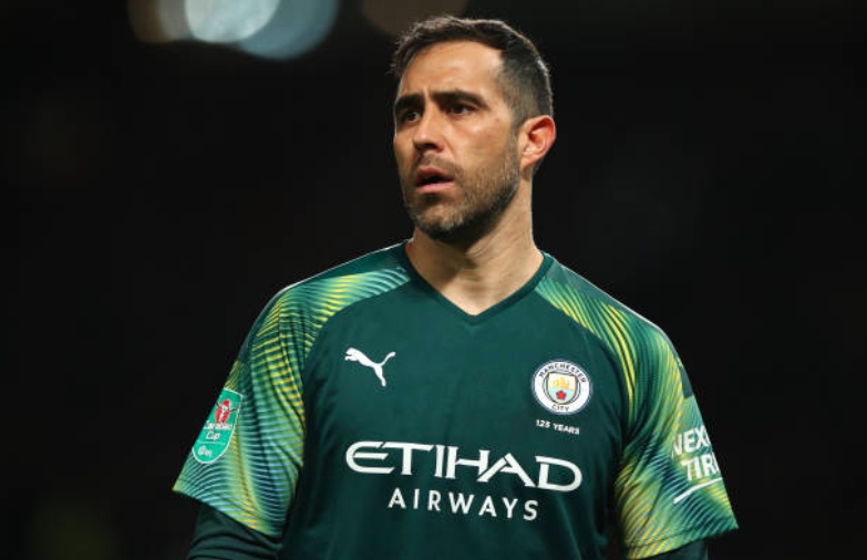 El City de Claudio Bravo derrotó al United y se acerca a la final de la Copa de la Liga