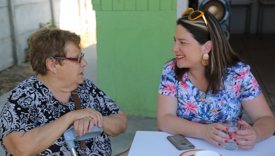 Claudia Espinoza Cabezas: La mujer fuerte tras Mauricio Viñambres que busca transformarse en alcaldesa de Quilpué