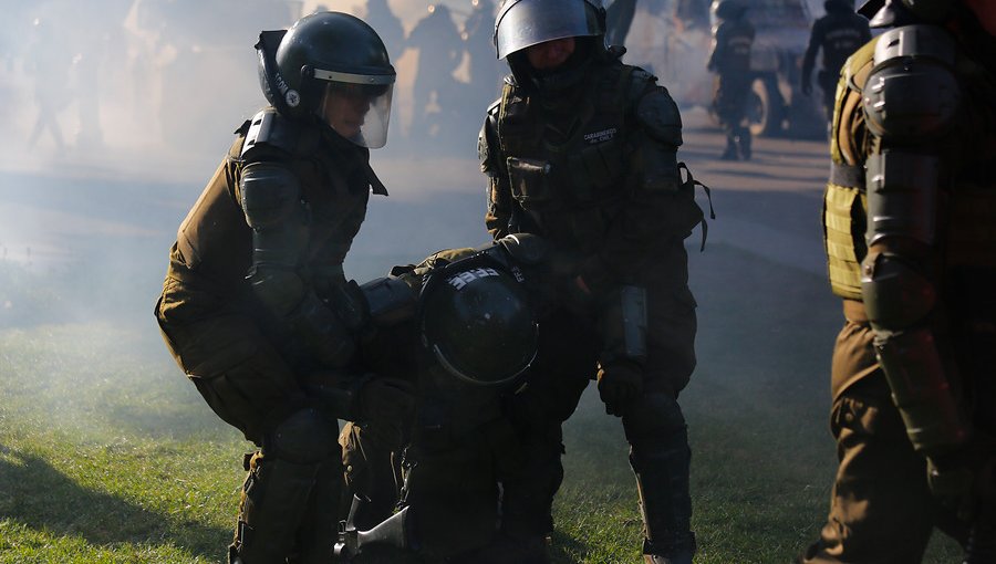 Carabinero habría resultado con lesión ocular tras ataque a subcomisaría de Peñalolén