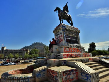 Consejo de Monumentos Nacionales decide mantener la estatua del general Baquedano en plaza Italia