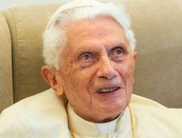 Benedicto XVI asegura que ve disminuir sus fuerzas y extraña Baviera, su tierra natal