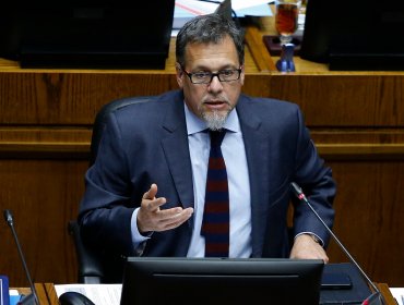 Senador Lagos Weber emplaza a directora del SSVQ a iniciar investigación interna por demoras en Hospital Marga Marga