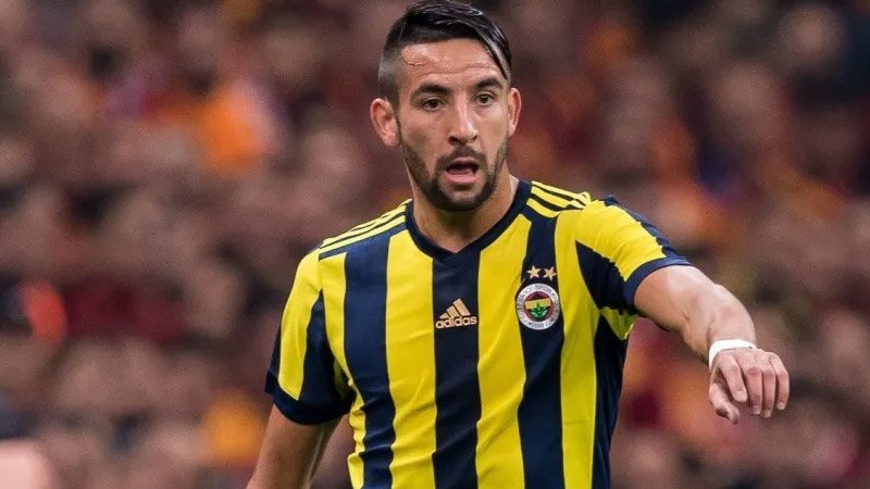 Aseguran que Boca Juniors quiere fichar “ahora” a Mauricio Isla