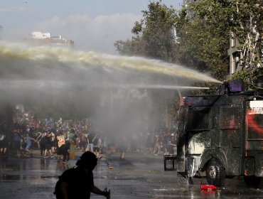 Fiscalía y Carabineros determinarán color amarillo en contenido lanzaaguas