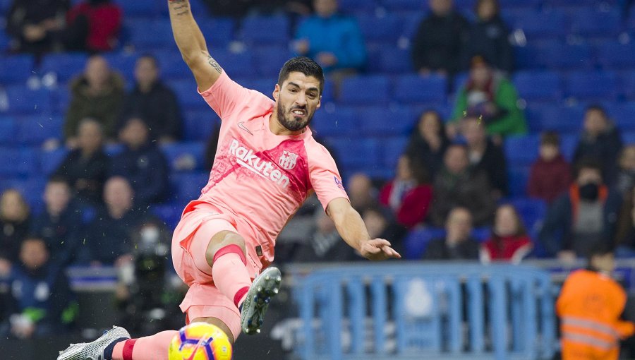 Suárez estará fuera por cuatro meses y no llegará ante la Roja en eliminatorias