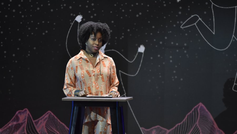 Escritora y feminista nigeriana dio inicio a la novena versión del Congreso Futuro