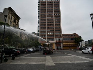 Hombre denuncia haber recibido brutal golpiza de carabineros en el edificio de la Intendencia de Valparaíso