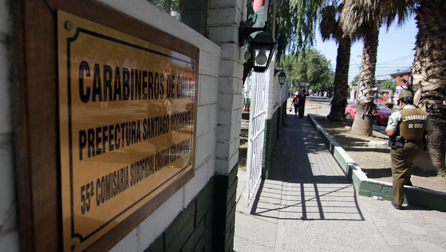 Detenidos por atacar comisarías en Macul y Renca quedaron en libertad