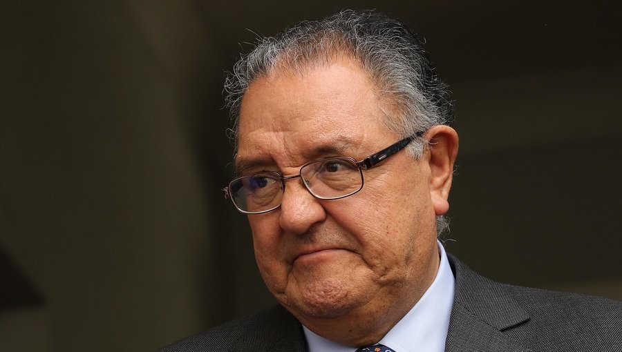 Huenchumilla por informe Big Data: "Los grandes grupos económicos tiendan a manipular al Estado"