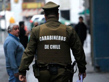 Carabinero fue hospitalizado tras ser baleado mientras transitaba por el centro de Valparaíso