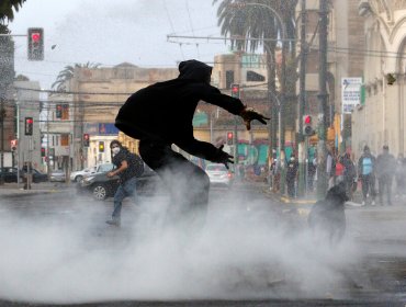 En Valparaíso y Santiago se registraron incidentes a casi tres meses del estallido social