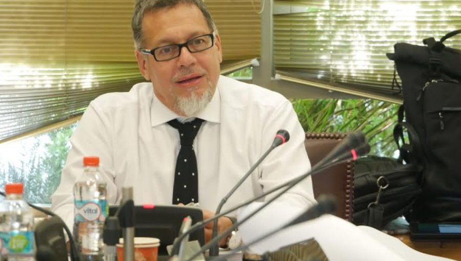 Senador Lagos Weber: "Debemos hacer todo nuestro esfuerzo para que la convención constituyente sea paritaria"