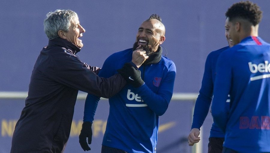 Quique Setién alabó a Arturo Vidal tras su debut: "Es un chaval extraordinario"