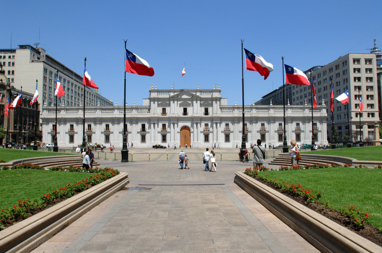 Gobierno estudia la posibilidad de postergar la elección de gobernadores regionales