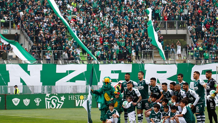 Hinchas de Santiago Wanderers ya agotaron la mitad de sus entradas para duelo con la UC