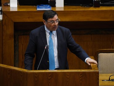 Aprueban acusación constitucional contra Intendente Metropolitano y queda suspendido del cargo