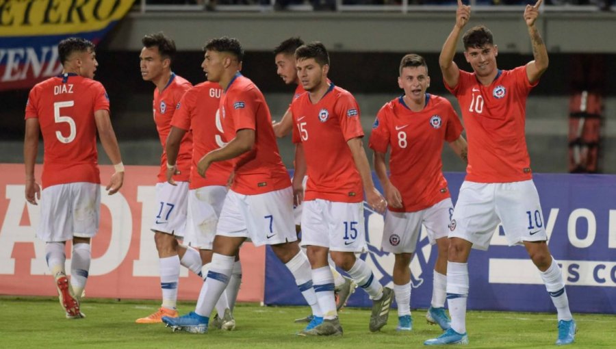 La Roja enfrenta a Argentina buscando mantener el liderato en Preolímpico