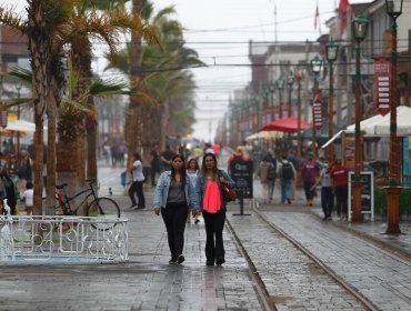 Intensas lluvias se registran en Iquique pese a las altas temperaturas y humedad