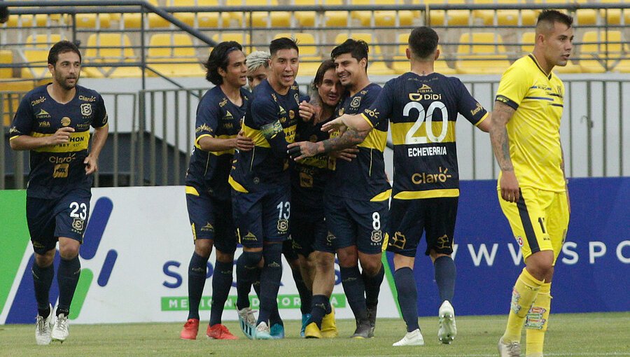 Everton remontó ante la U. de Concepción y debutó con triunfo