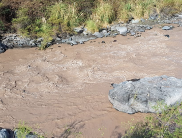 Los Andes: Esval se declara en alerta amarilla por alta turbiedad en el río Aconcagua