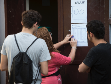 Demre anuncia cambio de horario de la PSU para "facilitar traslado" de estudiantes