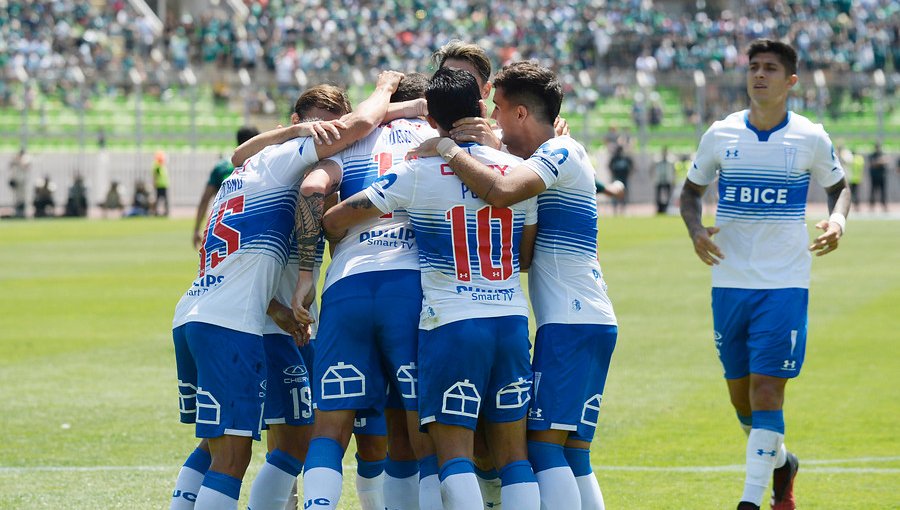 Universidad Católica superó a Wanderers en duelo marcado por el mal arbitraje