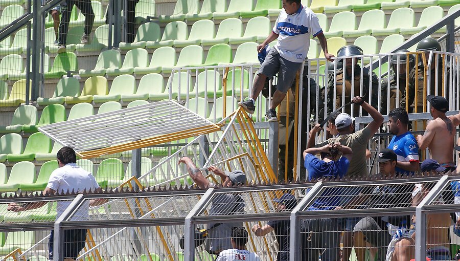 Robo de un lienzo dio origen a serios incidentes en duelo Wanderers vs UC