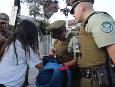 Gobierno pide a estudiantes que rendirán la PSU que acudan a locales sin mochilas ni celulares: "No podrán ingresarlos"