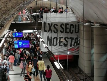 Servicio de Metro en estación Plaza Egaña estuvo suspendido media hora por manifestación contra la PSU