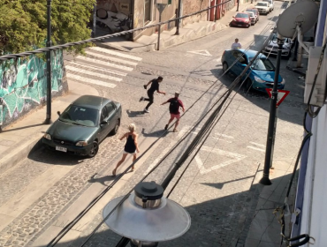 Delincuente recién salido de la cárcel asaltó a turistas canadienses en cerro de Valparaíso