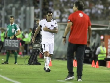 Esteban Paredes habría sufrido una fractura costal en duelo ante Palestino