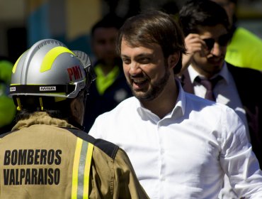 Diputado UDI lleva a Contraloría caso de parquímetros administrados por Bomberos en Valparaíso