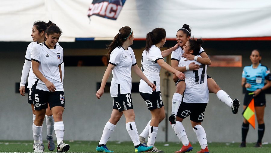 Colo-Colo profesionalizará rama femenina de fútbol: todas las jugadoras tendrán contrato