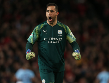 El City de Claudio Bravo clasificó a la final de Copa de la Liga pese a caer ante el United