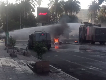 Manifestación por muerte de hincha colocolino termina en disturbios en Valparaíso