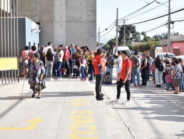 Violenta jornada inaugural en Expo Quillota: Manifestantes atacan a piedrazos cajas del Estadio Municipal