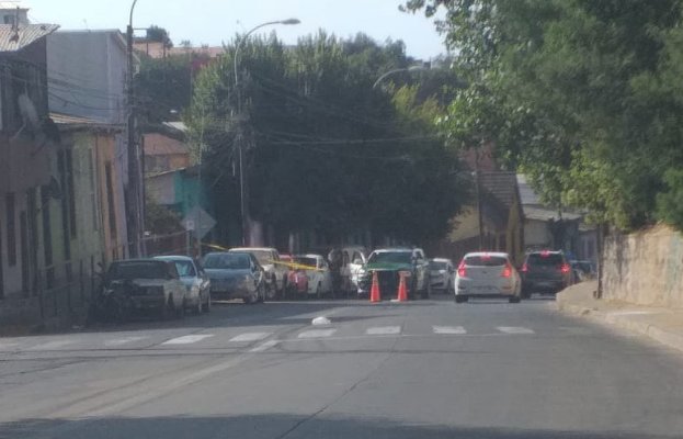 Balacera deja a dos personas heridas en el cerro O'Higgins de Valparaíso: intensa búsqueda en el sector