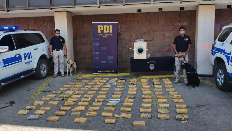 Más de 120 kilos de cocaína base fueron incautados por la PDI en peaje de Llay Llay