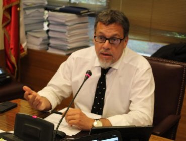 Lagos Weber emplaza al Gobierno a explicar implementación de tarifa rebajada a adultos mayores