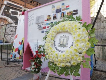 Con sentido homenaje, recuerdan a las cuatro víctimas de explosión de 2007 en la calle Serrano de Valparaíso