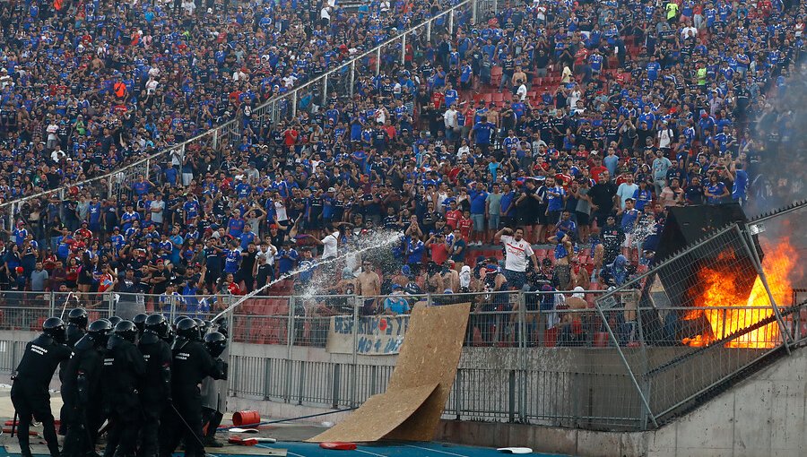 Cierran la galería sur del estadio Nacional para partidos de la U tras incidentes