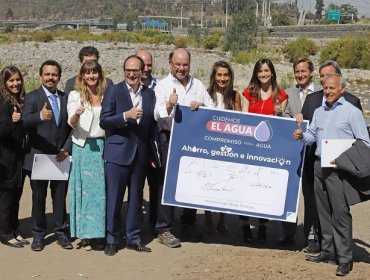 Ministerio de Obras Públicas pide a once grandes empresas reducir al menos en un 10% el consumo de agua