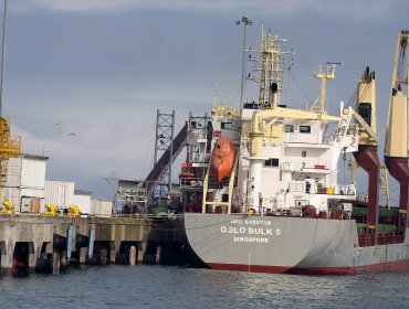 Activan protocolos por llegada de buque desde China a puerto de Coronel